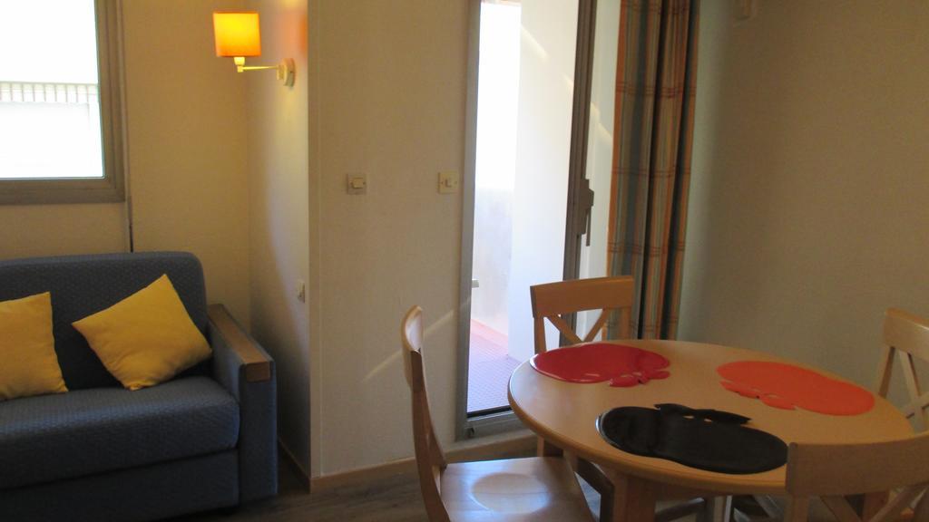 Promenade des Bains Apartment Saint-Raphaël Chambre photo