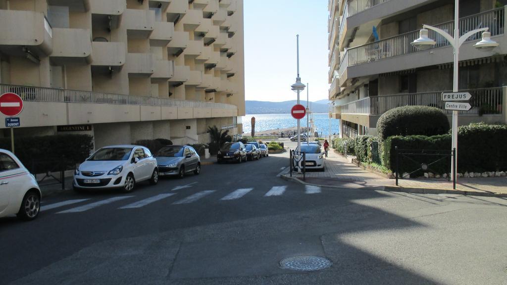 Promenade des Bains Apartment Saint-Raphaël Chambre photo